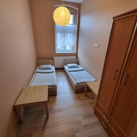 Tanie Spanie Przy Targach Poznanskich - Zameldowanie Bezobslugowe- Bagian luar foto